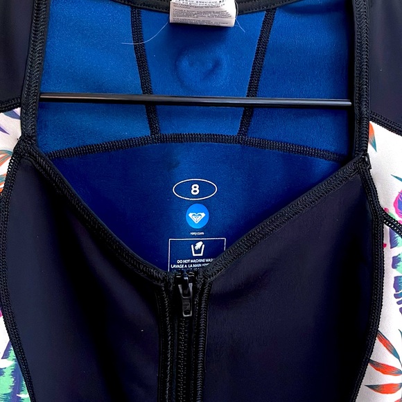 🔥🔥ROXY - BEACH CLASSICS LONG SLEEVE RASHGAURD🔥🔥 the real deal LIKE NEW - Picture 2 of 6